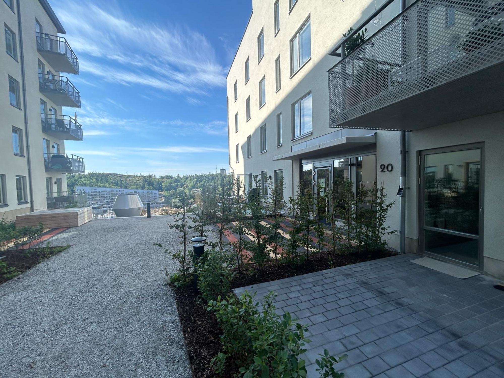 Newly Built Bright Apartment, Close To Everything If You Want To Visit Stockholm, You Will Find The Perfect Accommodation Here! Ferry Line 80 Makes It Very Convenient And Easy To Get To The City Center Nacka Bagian luar foto